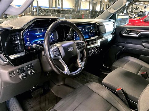 Used 2022 Chevrolet Silverado 1500 LT Trail Boss image 8