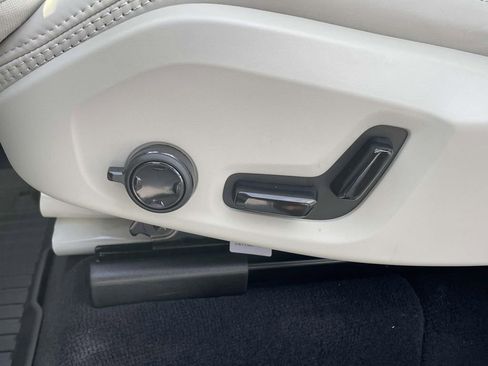 New 2026 Volvo XC90 B6 Ultra w/ Protection Package Premier image 8