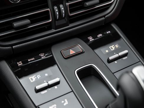 Certified 2026 Porsche Macan image 26