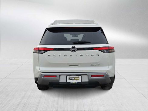 Used 2024 Nissan Pathfinder SL image 7