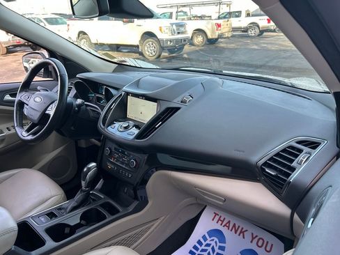 Used 2019 Ford Escape Titanium image 12