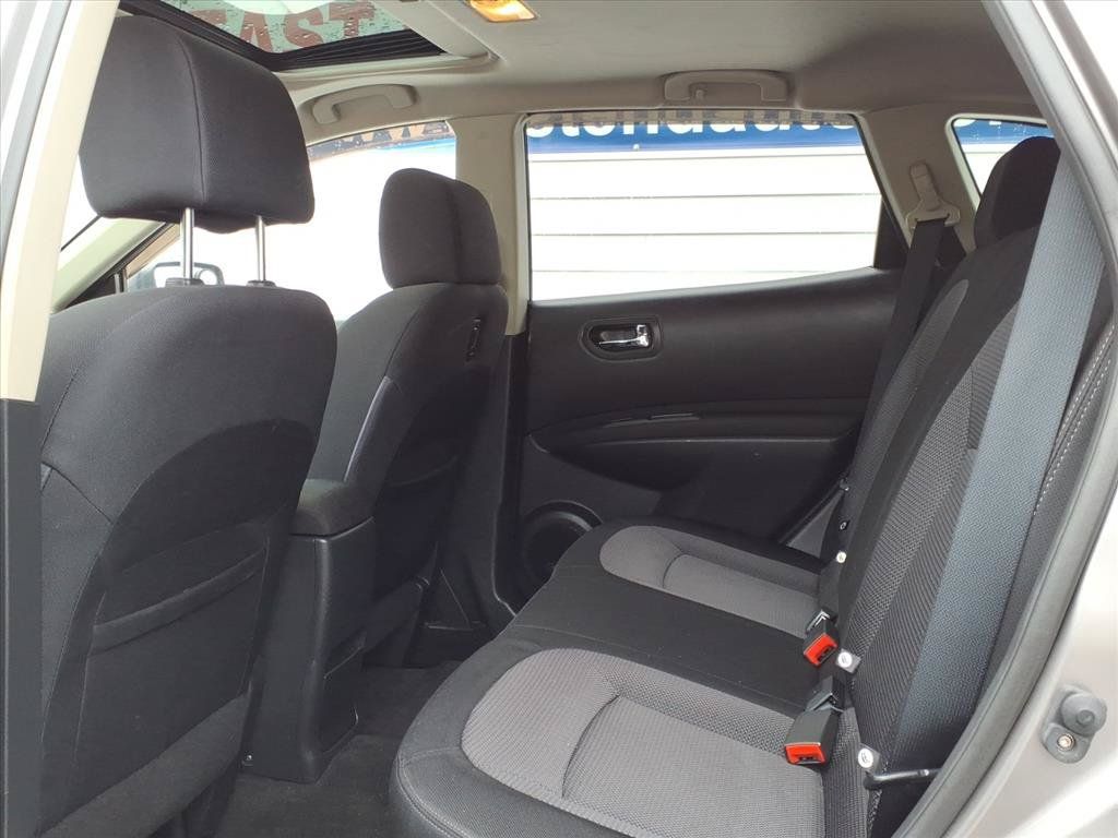Used 2012 Nissan Rogue SV w/ Premium Pkg FWD image 11