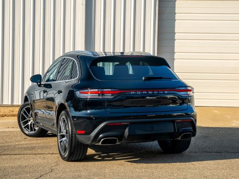 Certified 2025 Porsche Macan AWD/4WD image 3