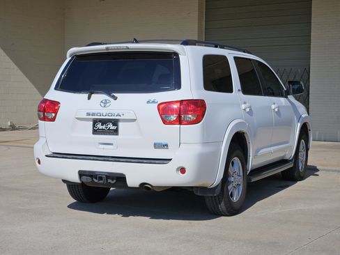Used 2011 Toyota Sequoia SR5 image 9