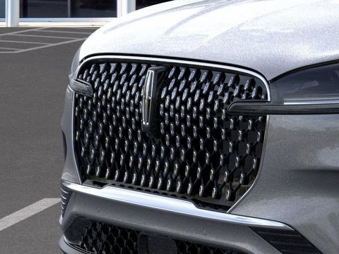 New 2025 Lincoln Aviator AWD image 17