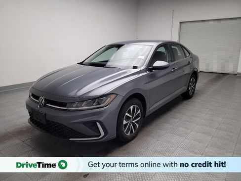 Used 2025 Volkswagen Jetta S image 1