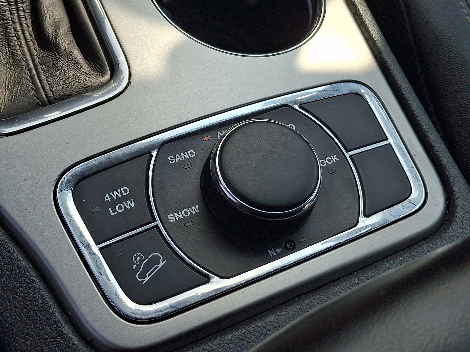 Used 2017 Jeep Grand Cherokee Limited AWD/4WD image 25