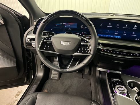 Certified 2024 Cadillac Lyriq Luxury AWD/4WD image 17