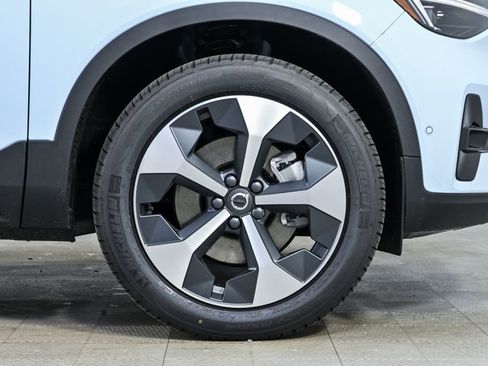 New 2026 Volvo XC40 B5 Plus w/ Protection Package Premier AWD/4WD image 37