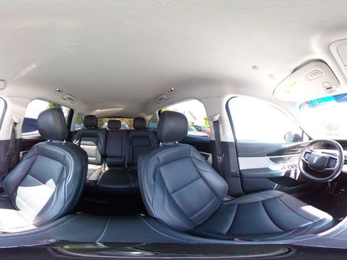 Used 2024 Lincoln Nautilus Premier image 42