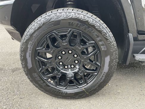 New 2026 GMC Hummer EV 4x4 Crew Cab image 33