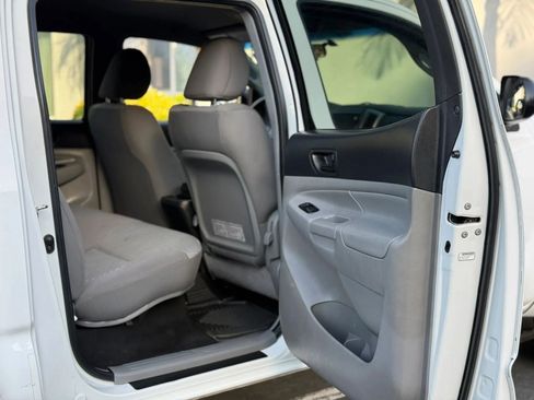 Used 2015 Toyota Tacoma 2WD Double Cab w/ SR5 Package image 24