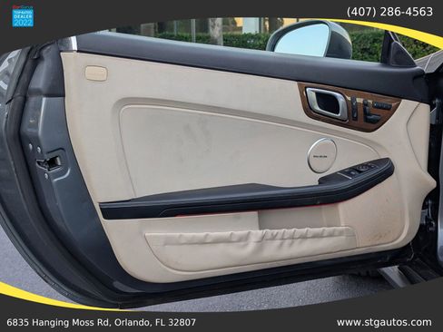 Used 2016 Mercedes-Benz SLK 300 image 11
