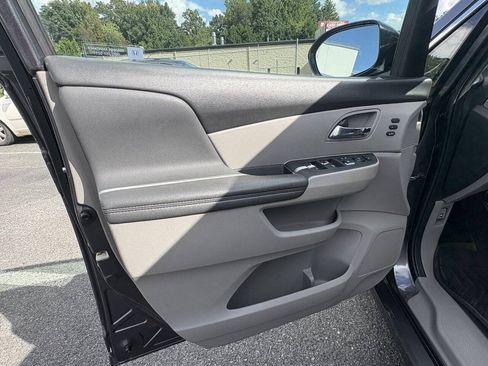 Used 2017 Honda Odyssey Touring image 9
