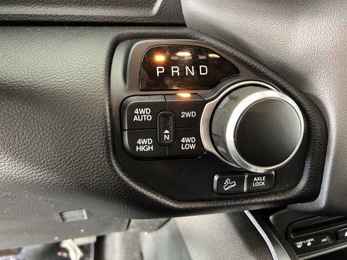 Used 2019 RAM 1500 Big Horn AWD/4WD image 15