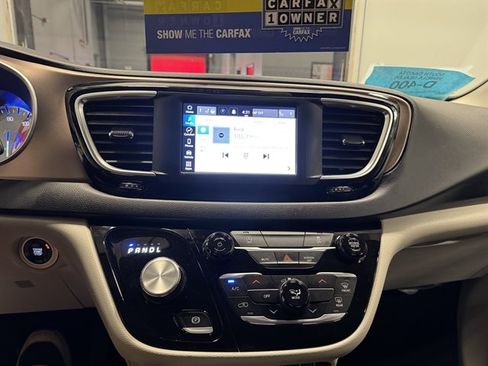 Used 2023 Chrysler Voyager LX FWD image 28