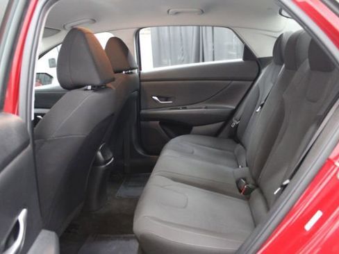 Used 2021 Hyundai Elantra SE w/ Cargo Package image 21