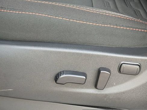Used 2025 Nissan Frontier PRO-4X AWD/4WD image 27