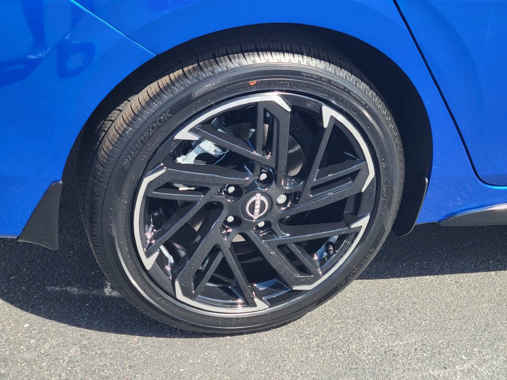 New 2027 Nissan Sentra SR w/ Floor Mat Package FWD image 3