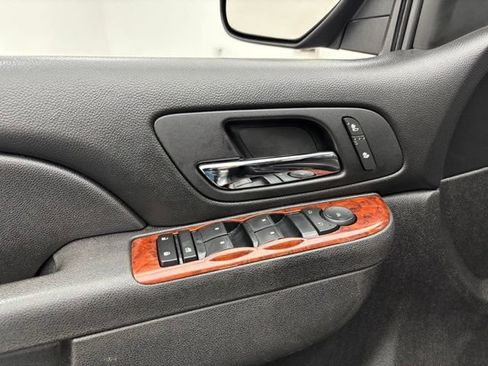 Used 2012 Chevrolet Avalanche LT AWD/4WD image 16