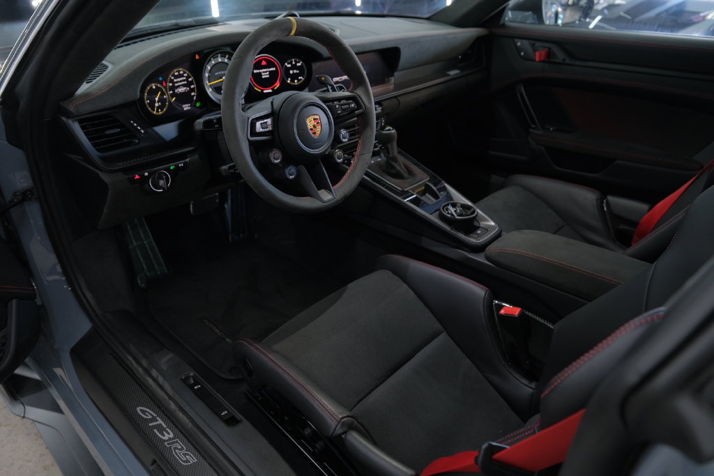 Used 2024 Porsche 911 GT3 RS w/ Weissach Package RWD image 8