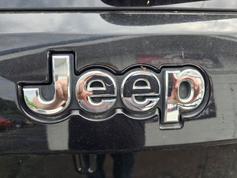 Used 2016 Jeep Grand Cherokee Laredo w/ Quick Order Package 23E AWD/4WD image 16