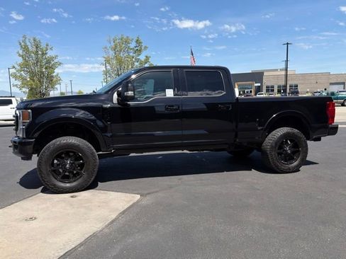 Used 2022 Ford F350 Platinum w/ Tremor Off-Road Package AWD/4WD image 10