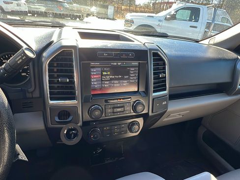 Used 2015 Ford F150 XLT w/ Equipment Group 302A Luxury image 32