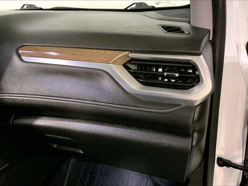 Used 2023 GMC Acadia SLE w/ Driver Convenience Package image 16