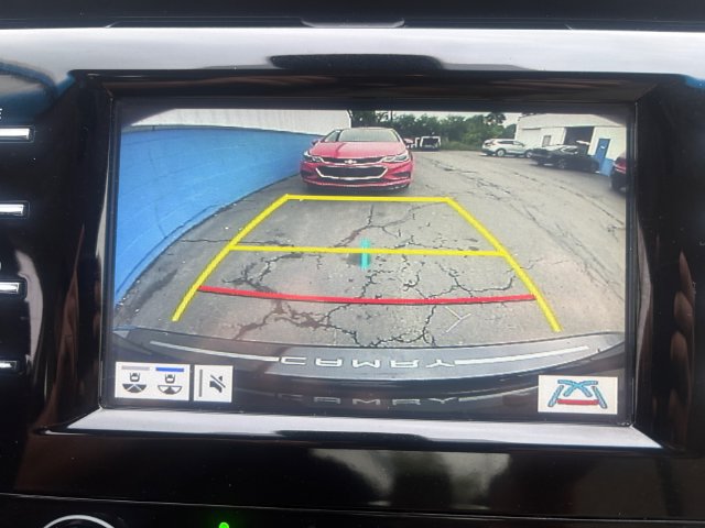 Used 2018 Toyota Camry LE w/ Convenience Package FWD image 20