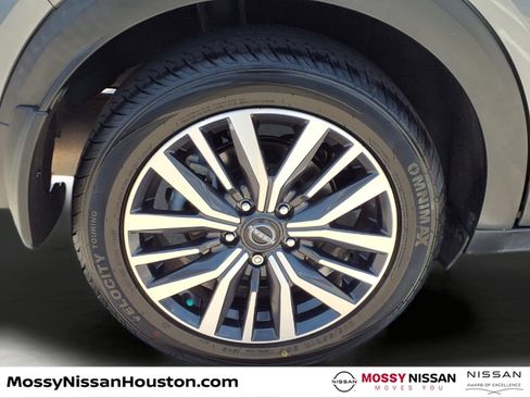Used 2022 Nissan Kicks SV FWD image 6