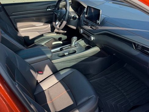 Used 2019 Nissan Altima 2.5 SR FWD image 9