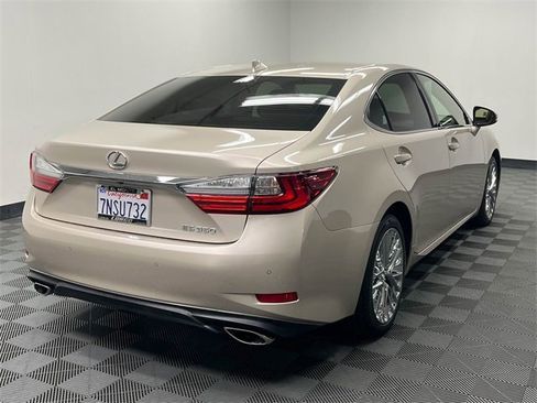 Used 2016 Lexus ES 350 w/ Luxury Package w/Wood Trim image 5