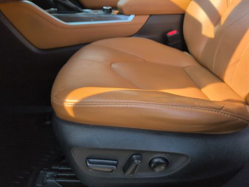 Used 2020 Toyota Highlander Platinum image 7