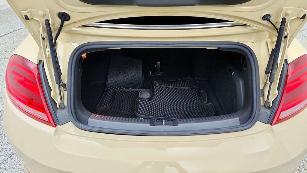 Used 2019 Volkswagen Beetle 2.0T Final Edition SEL FWD image 23