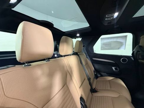 New 2026 Land Rover Discovery Limited Edition AWD/4WD image 29