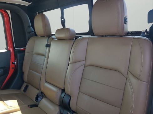 Used 2020 Jeep Gladiator Overland image 18