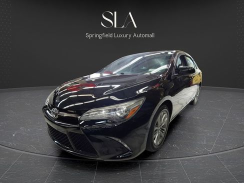 Used 2017 Toyota Camry SE image 11