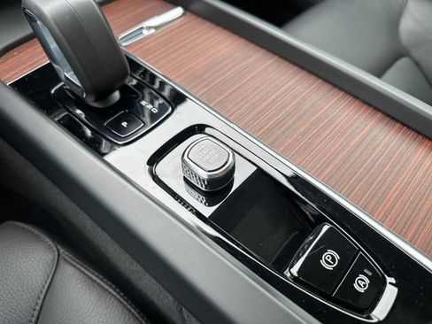 Certified 2025 Volvo V60 B5 Cross Country Plus image 29