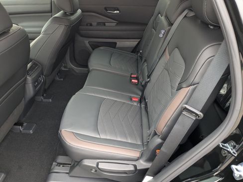 New 2025 Nissan Pathfinder Platinum w/ Cargo Package image 16