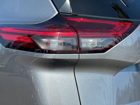 Used 2023 Nissan Rogue S FWD image 24