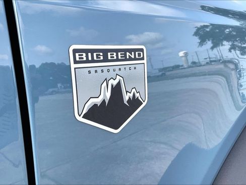 Used 2022 Ford Bronco Big Bend w/ Sasquatch Package AWD/4WD image 21