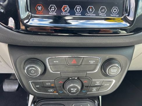 Used 2018 Jeep Compass Limited AWD/4WD image 26