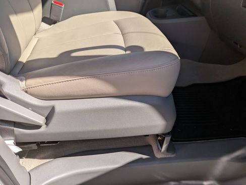 Used 2021 Nissan NV 3500 SL image 28