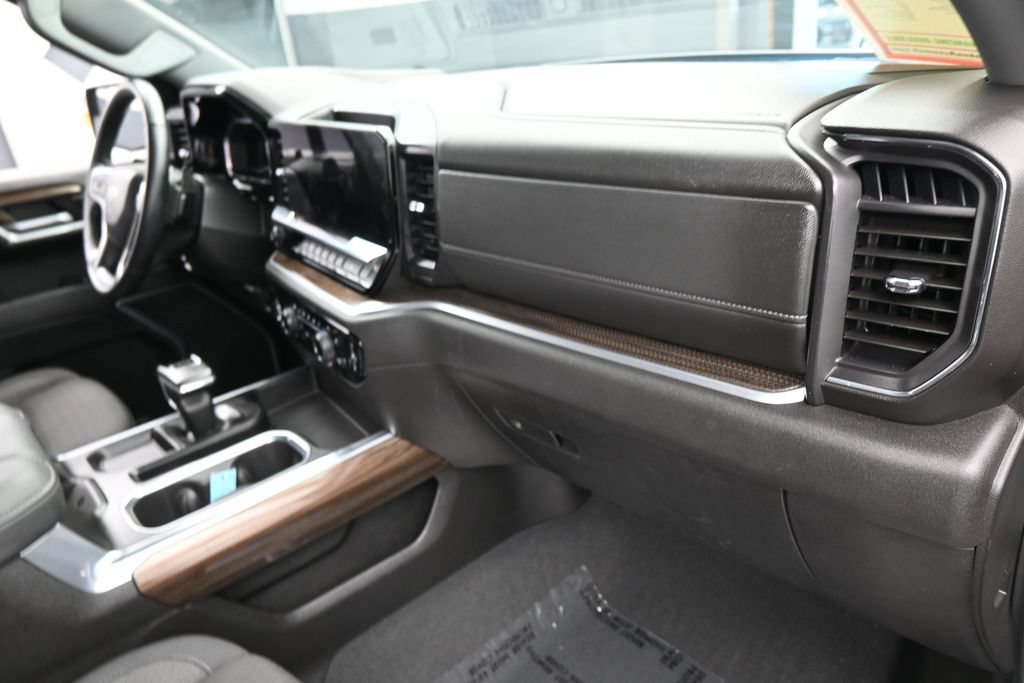 Used 2024 Chevrolet Silverado 1500 LT RWD image 44