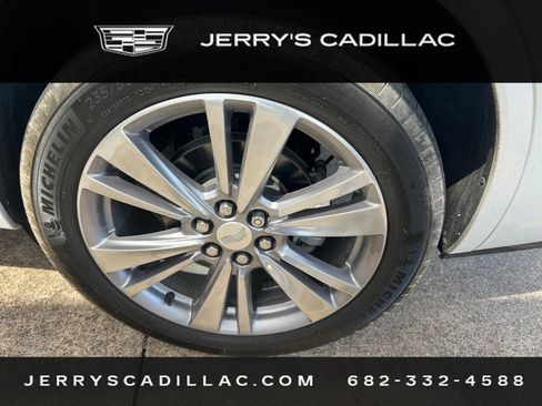 Used 2024 Cadillac XT6 Premium Luxury w/ LPO, Floor Liner Package FWD image 6