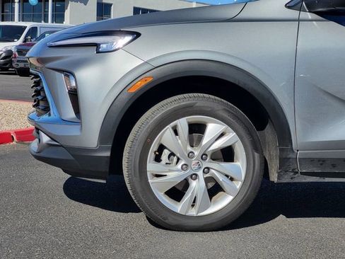 Used 2025 Buick Encore GX Preferred AWD/4WD image 10