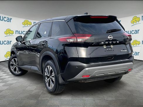 Used 2023 Nissan Rogue SV image 4