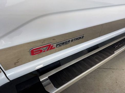 Used 2024 Ford F250 Lariat w/ Chrome Package image 8