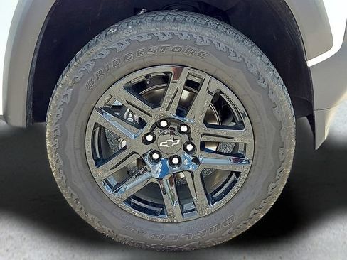 Certified 2024 Chevrolet Colorado Trail Boss w/ Technology Package AWD/4WD image 9